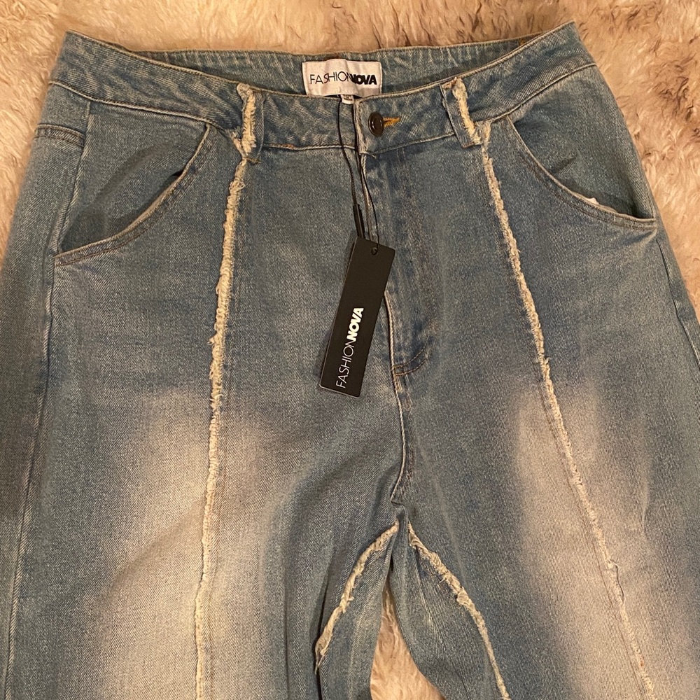 Wide-Leg Jeans - Picture 3 of 4